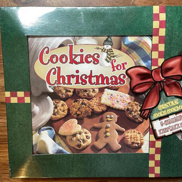 2001  cookies for Christmas recipe book and snowman keepsake plate - Picture 5 of 6